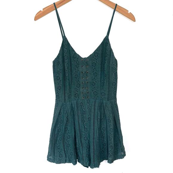 Moon River Lace Up Lace Romper Playsuit Size Small - Picture 2 of 15